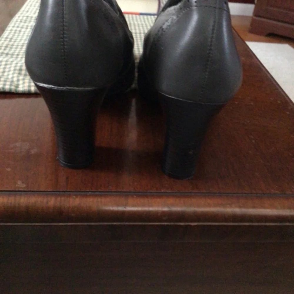 gray, Rialto, size 10M - Picture 3 of 4